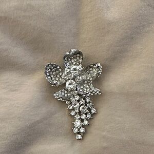 Elegant Silver Floral Brooch